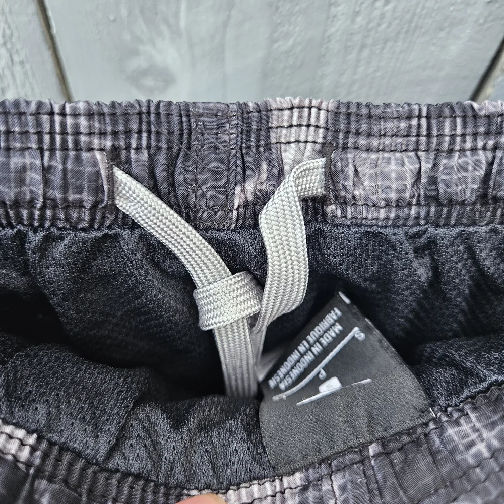 NWT Nike Camo Swim Trunks - Picture 4 of 6